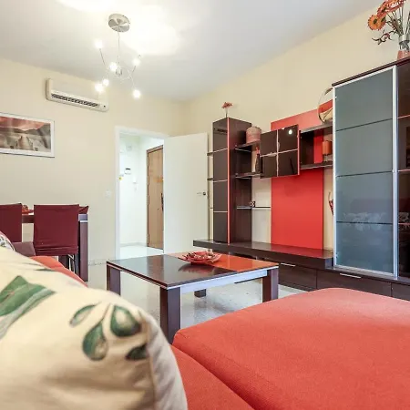 Reformado En Barrio Macarena Apartment